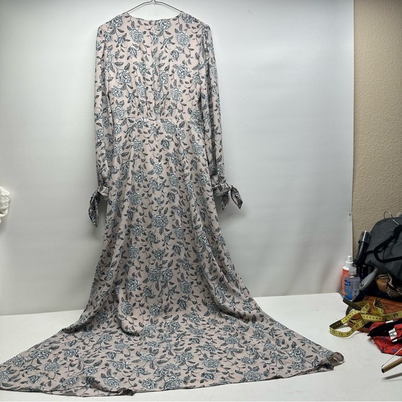 GAL MEETS GLAM Floral Maxi Dress in Gray/ pale pink size 4 - Picture 4 of 12